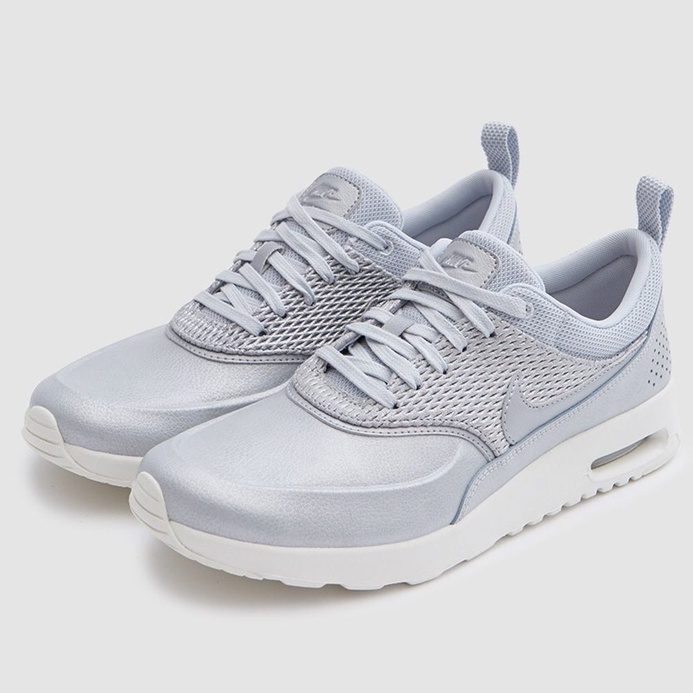 NWT Nike Air Max Thea Premium Leather Sneakers